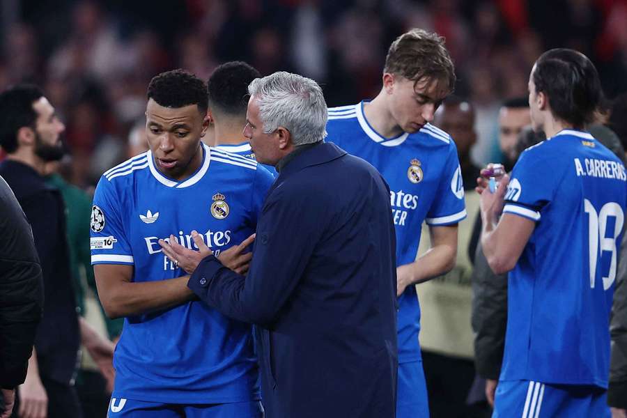 Mbappe launches passionate defence of Real Madrid teammate Vini Jr; explains Mourinho comments Mbappe launches passionate defence of Real Madrid teammate Vini Jr; explains Mourinho comments
