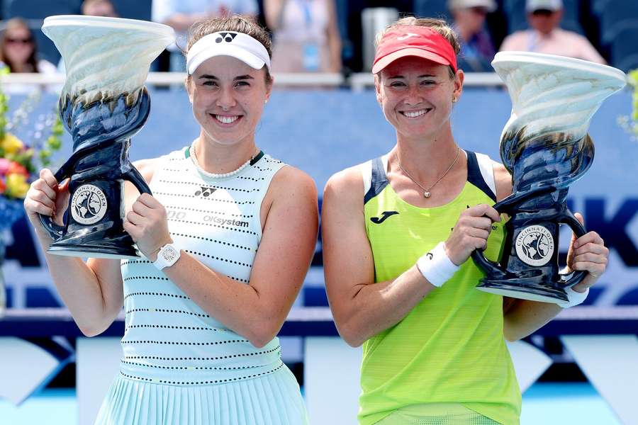 Linda Nosková a Marie Bouzková ovládly turnaj v Cincinnati Linda Nosková a Marie Bouzková ovládly turnaj v Cincinnati