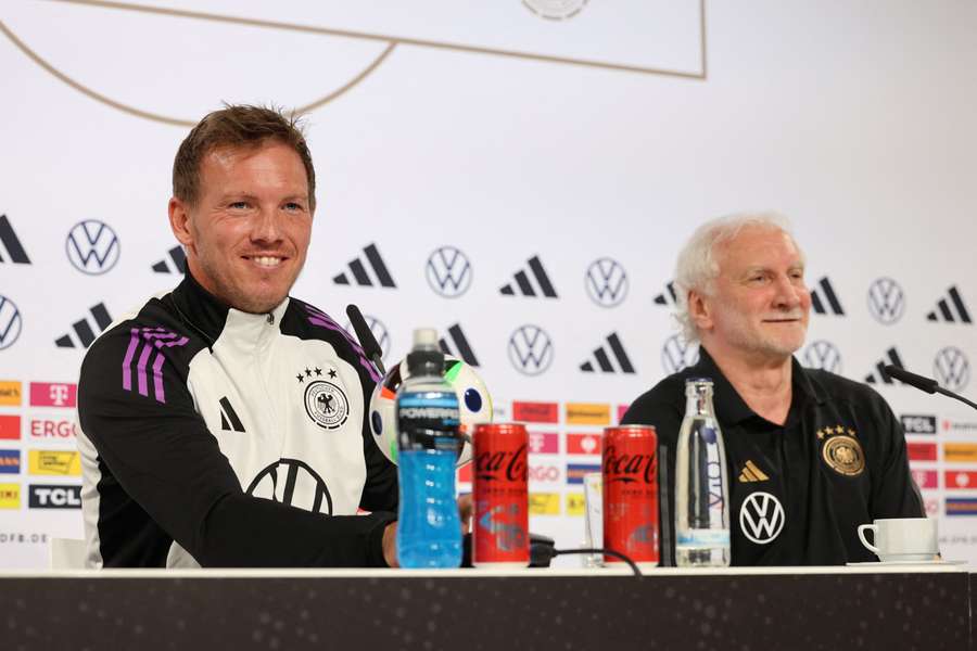 Nagelsmann acompanhado pelo histórico Rudi Völler