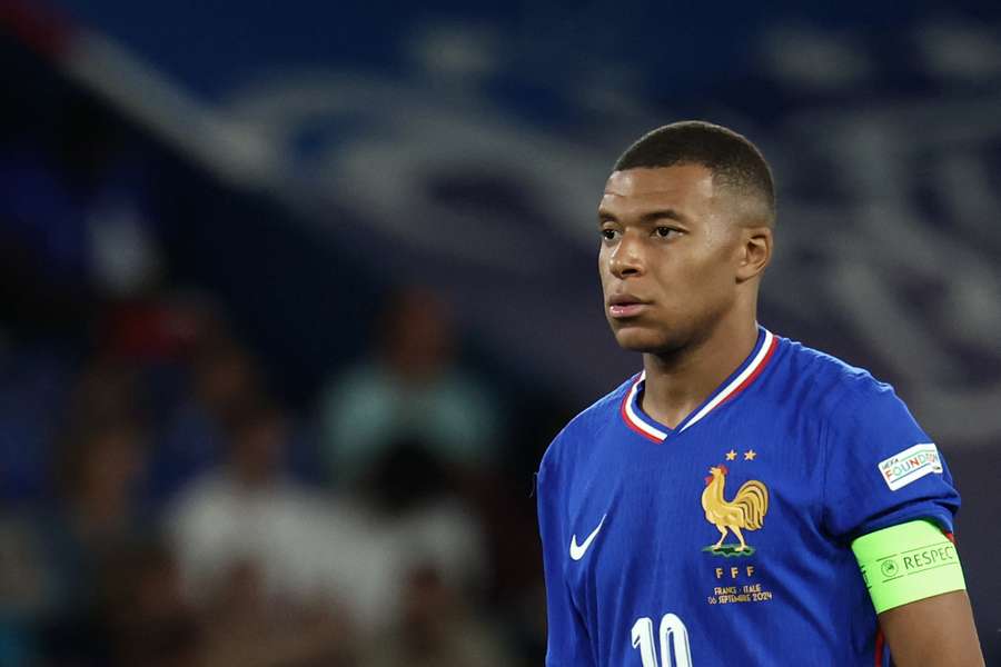 Kylian Mbappé is opnieuw buiten de Franse selectie gelaten