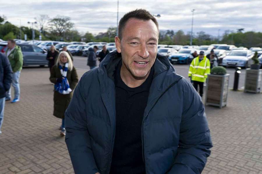 Ex-Chelsea midfielder Townsend: Terry should be in dugout