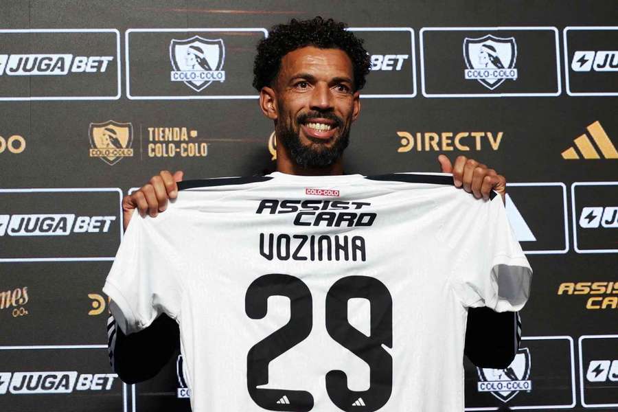 Vozinha, durante su presentación como portero de Colo-Colo Vozinha, durante su presentación como portero de Colo-Colo