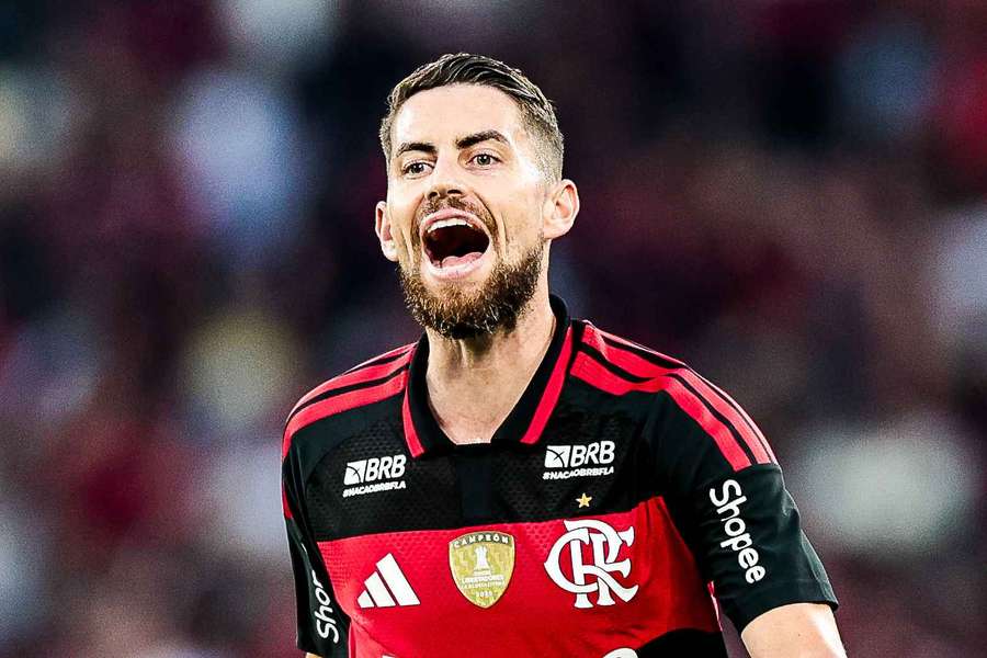 Jorginho machucou a panturrilha em Flamengo 3x1 Santos