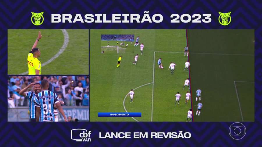 Suárez foi flagrado em impedimento após revisão do VAR