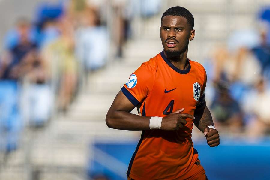 Ajax coach Heitinga pushed about Chelsea, Arsenal target Hato: Am I worried?