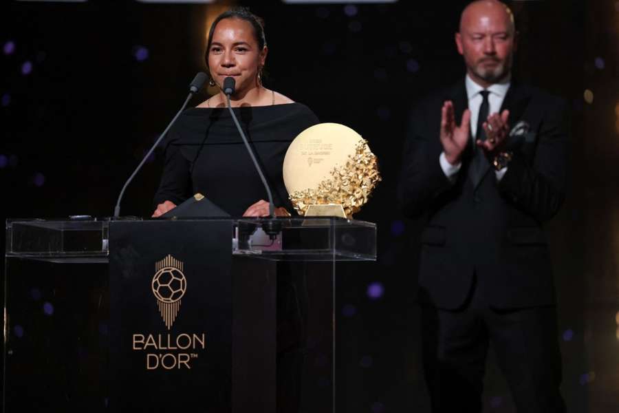Charlyn Corral es nombrada la goleadora del año 