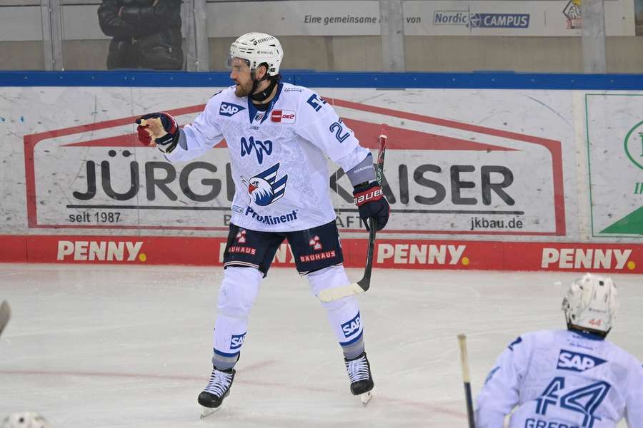 Kris Bennett bejubelt seinen Treffer