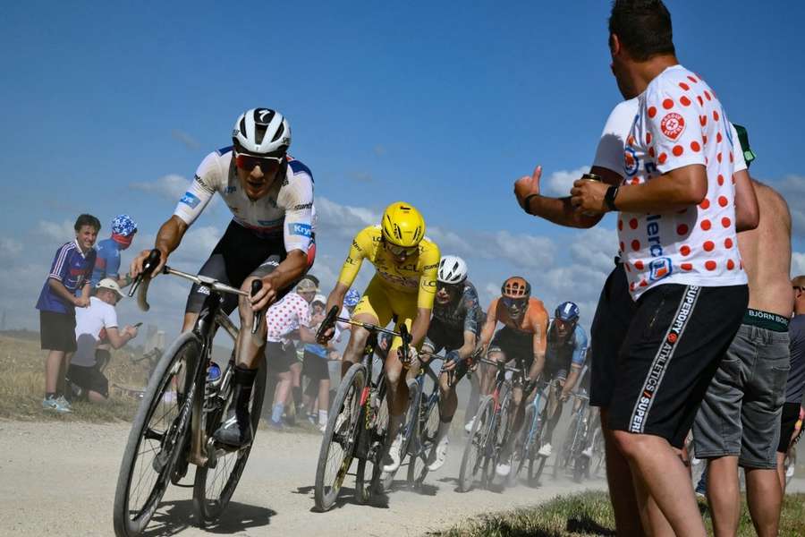 Le Tour de France bat son plein. 