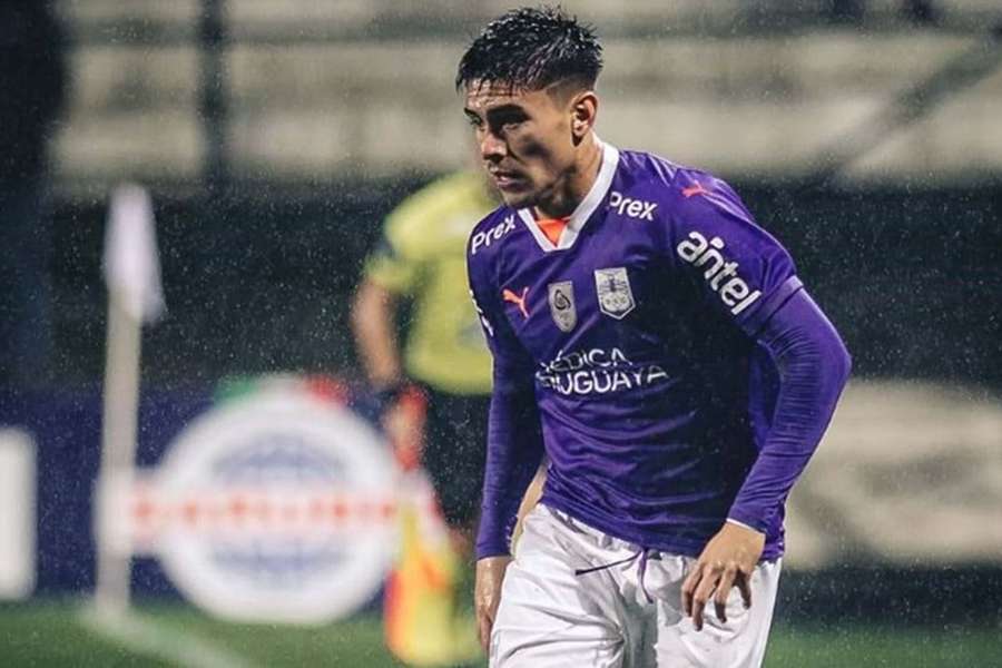 Brian Mansilla estava emprestado pelo Peñarol ao Defensor Sporting