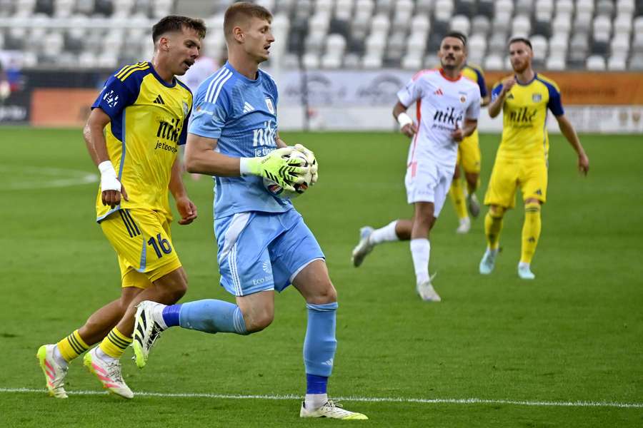 Ťapaj zostáva pod Čebraťom. Ťapaj zostáva pod Čebraťom.