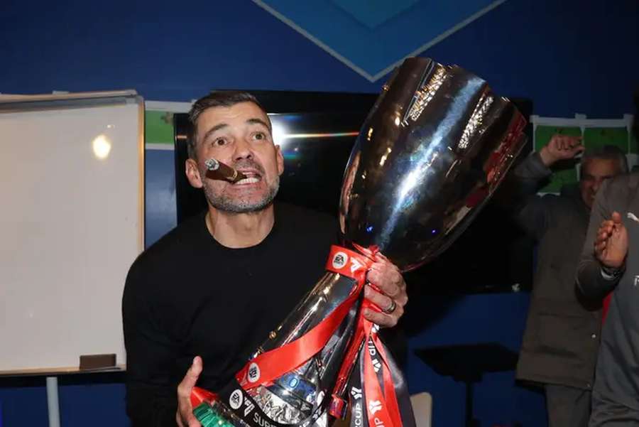 Sérgio Conceição conquistou a Supertaça de Itália pelo AC Milan Sérgio Conceição conquistou a Supertaça de Itália pelo AC Milan