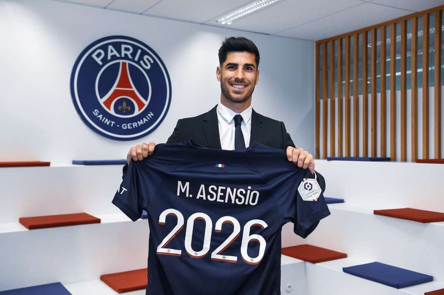 Marco Asensio é apresentado como jogador do PSG