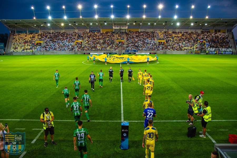 Nováčik najvyššej súťaže uvidí boj o trofej. Nováčik najvyššej súťaže uvidí boj o trofej.