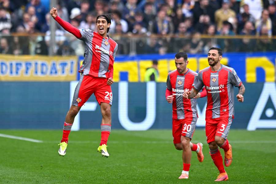 Youssef Maleh dal první gól Cremonese při výhře 2:0 nad Parmou.