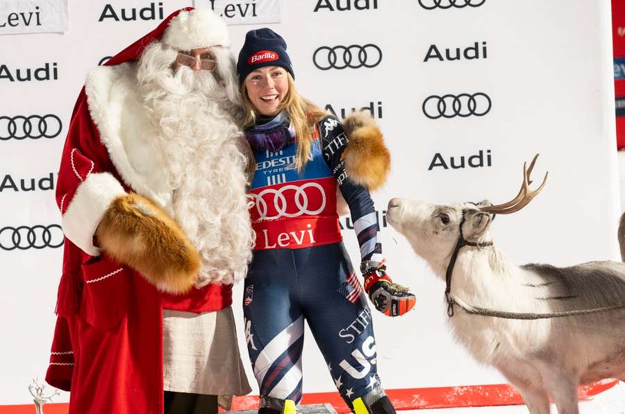 Mikaela Shiffrin po triumfie w slalomie alpejskim w fińskim Levi Mikaela Shiffrin po triumfie w slalomie alpejskim w fińskim Levi