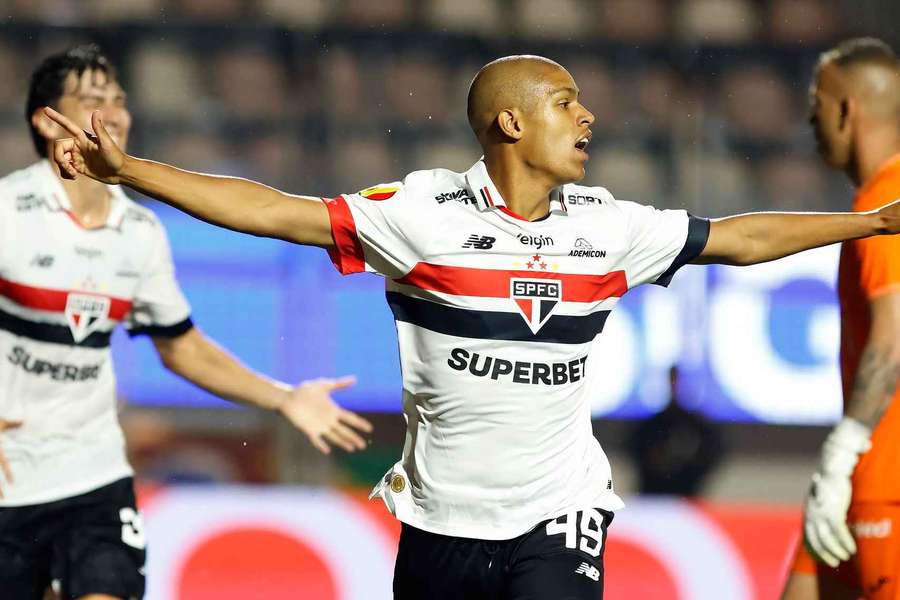 Ryan Francisco anotou seu primeiro gol como profissional