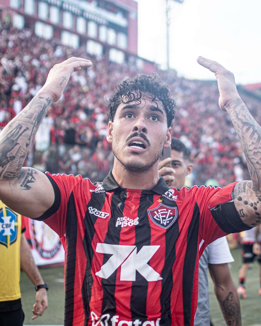 Lucas Halter foi o capitão do Vitória em 2025