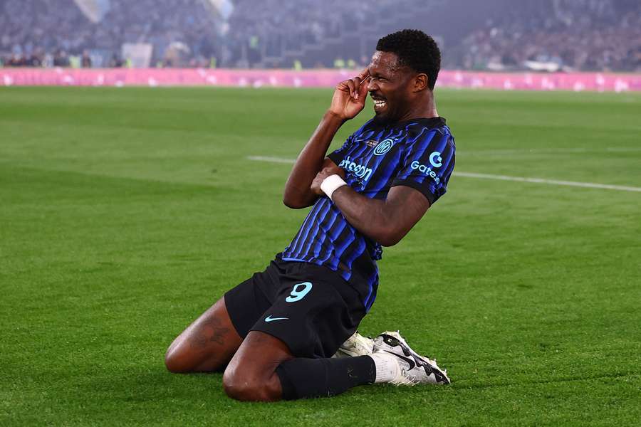 Thuram esulta dopo lo 0-1