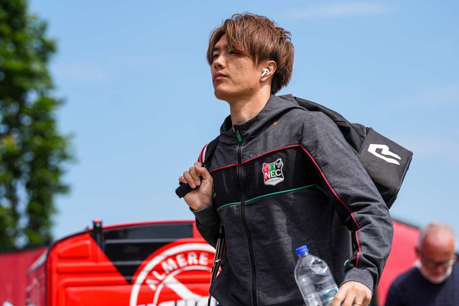 Koki Ogawa van NEC maakte het derde en vierde doelpunt voor Japan
