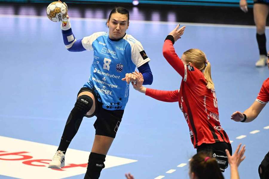 Cristina Neagu în acțiune