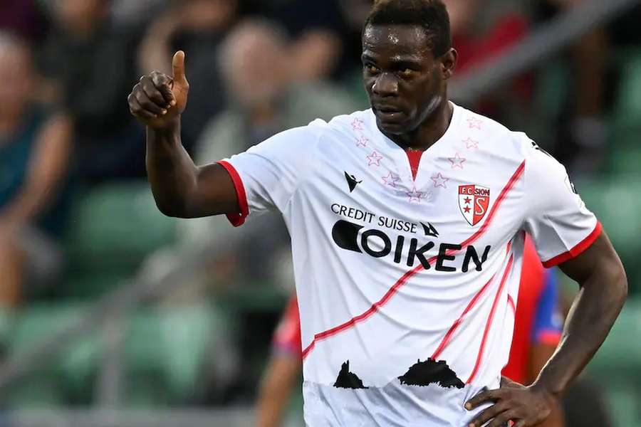Mario Balotelli trocou o Adana Demirspor, da Turquia, pelo Sion esta temporada