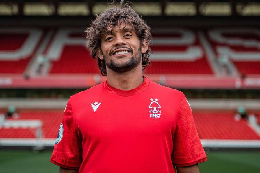 Scarpa ainda não engrenou com a camisa do Nottingham