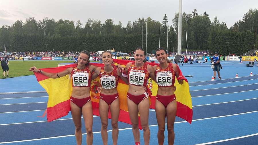 Las relevistas del 4x400, orgullosas de su logro