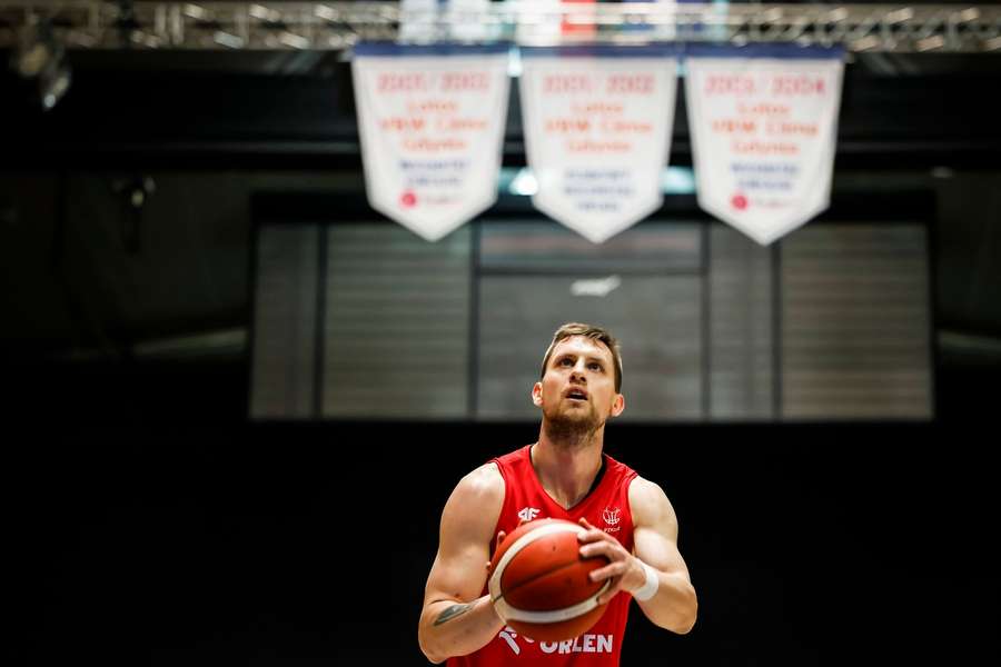 Mateusz Ponitka przed el. MŚ koszykarzy: grać agresywnie i zdominować fizycznie Austrię Mateusz Ponitka przed el. MŚ koszykarzy: grać agresywnie i zdominować fizycznie Austrię