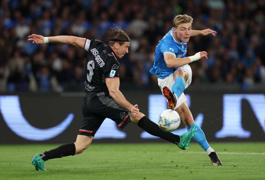 Il tiro del 2-0 di Hojlund