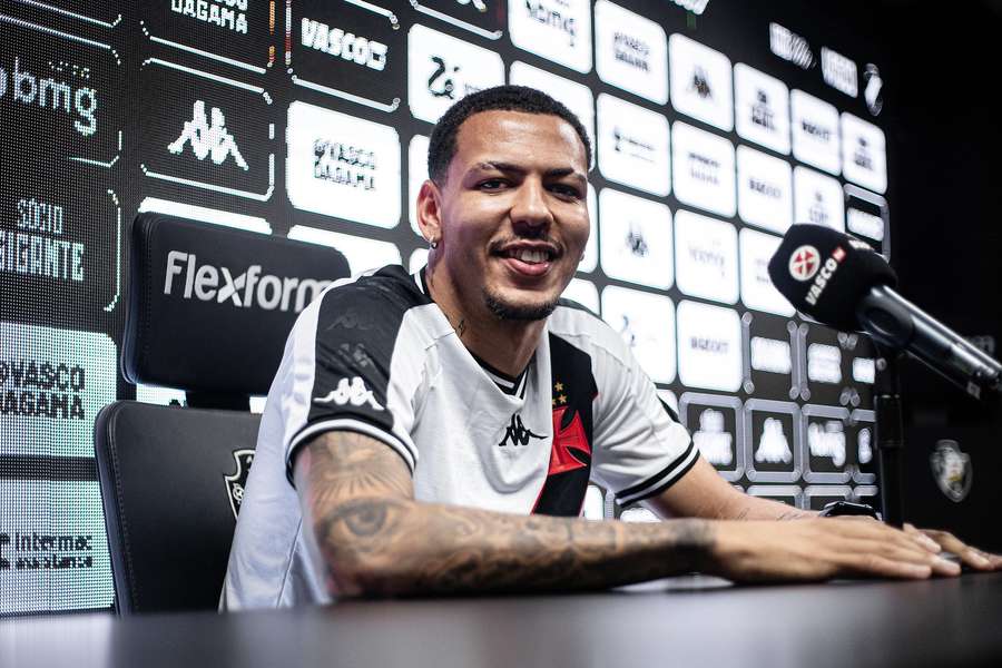 Clayton chegou ao Vasco em 2024