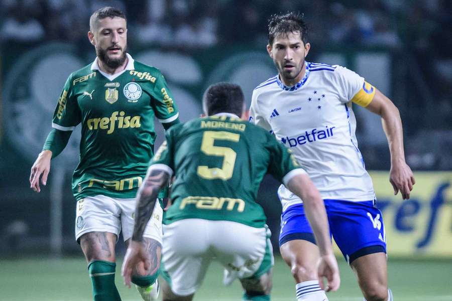 Palmeiras venceu Cruzeiro por 2 a 0 no primeiro turno Palmeiras venceu Cruzeiro por 2 a 0 no primeiro turno