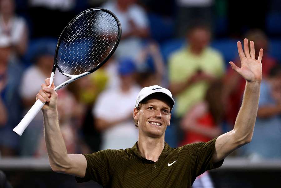 Sinner je největším favoritem AO.