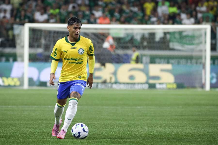Facundo Torres foi importante na goleada do Palmeiras