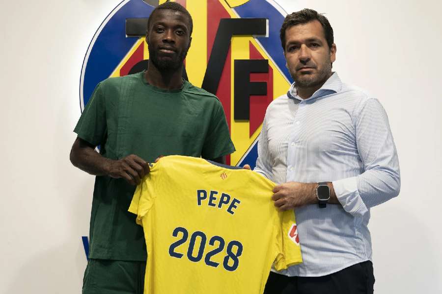 Pépé renueva con el Villarreal hasta 2028