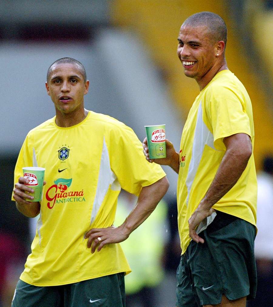 Ronaldo e Roberto Carlos marcaram época com o pentacampeonato Ronaldo e Roberto Carlos marcaram época com o pentacampeonato