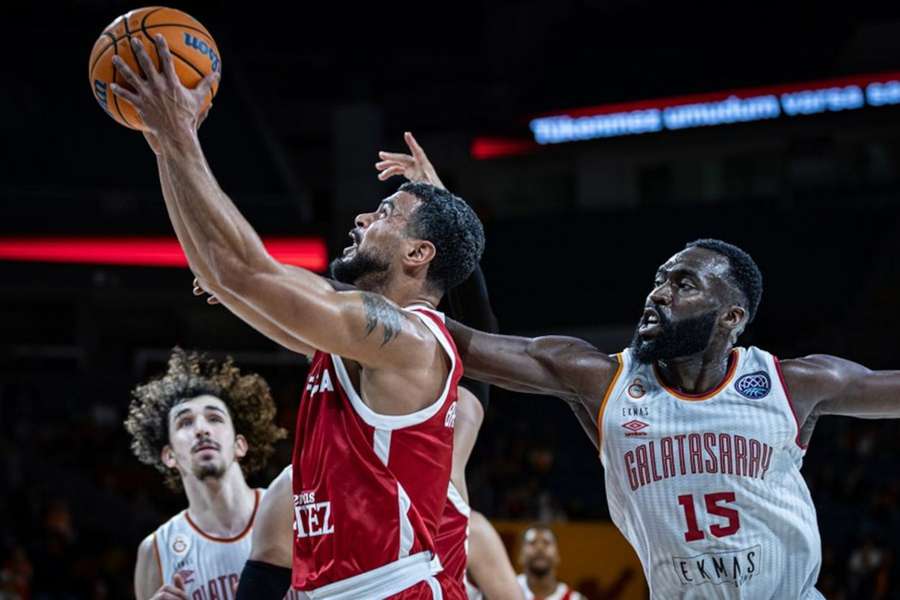 FIBA também suspende jogos das equipas israelitas na Liga dos Campeões -  Basquetebol - Jornal Record