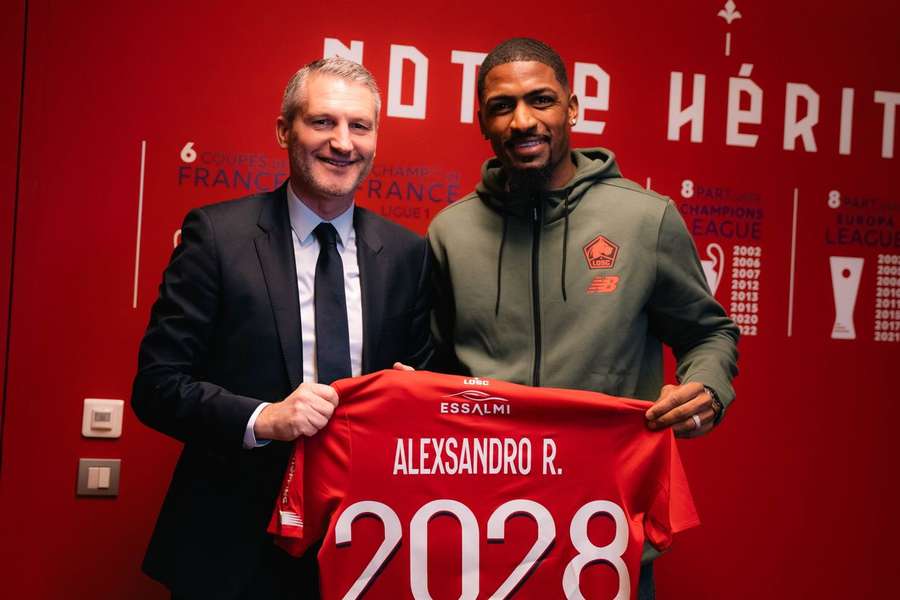 Alexsandro prolongou ligação ao Lille