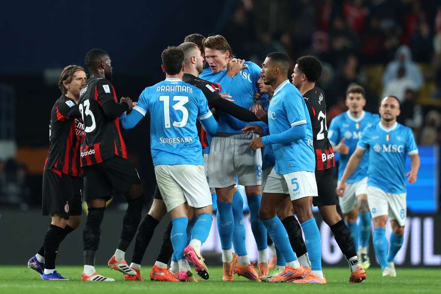 L'ultima sfida tra Napoli e Milan