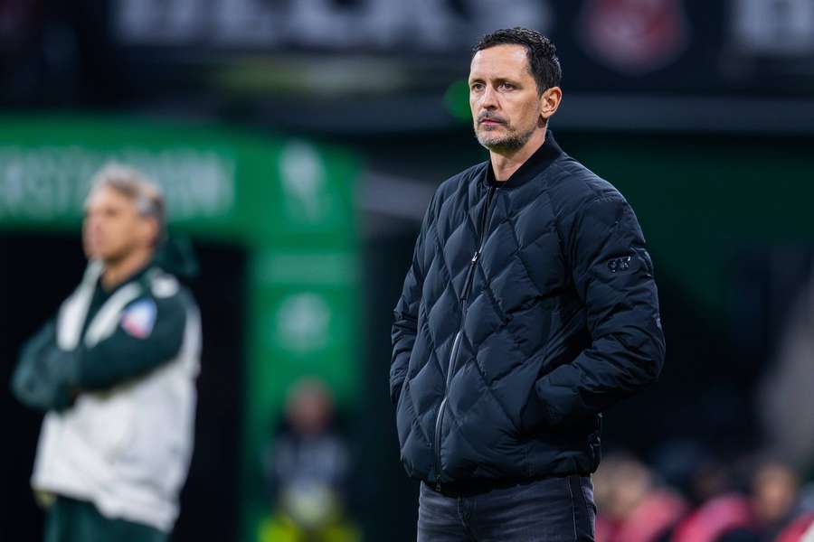 Crystal Palace open talks with ANOTHER ex-Frankfurt coach to replace Glasner