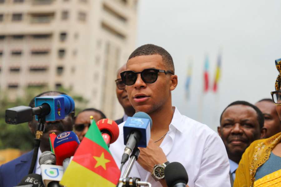 Mbappé está nos Camarões, numa viagem de três dias