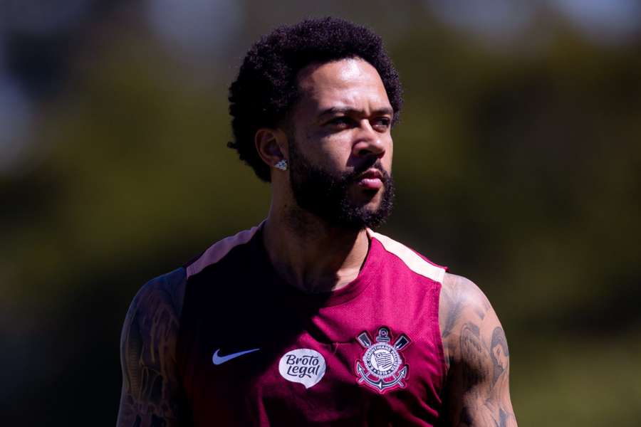 Depay tem tudo para continuar no Corinthians Depay tem tudo para continuar no Corinthians