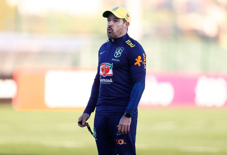 Ramon Menezes comanda a Seleção no primeiro amistoso pós-Copa Ramon Menezes comanda a Seleção no primeiro amistoso pós-Copa