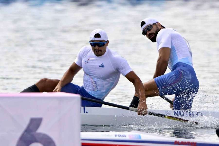 Kaiac-canoe: Nuță şi Sprîncean