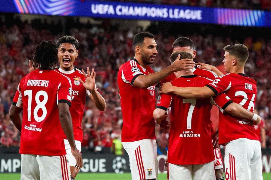 Benfica eliminou o Fenerbahçe para chegar à fase regular da Liga dos Campeões