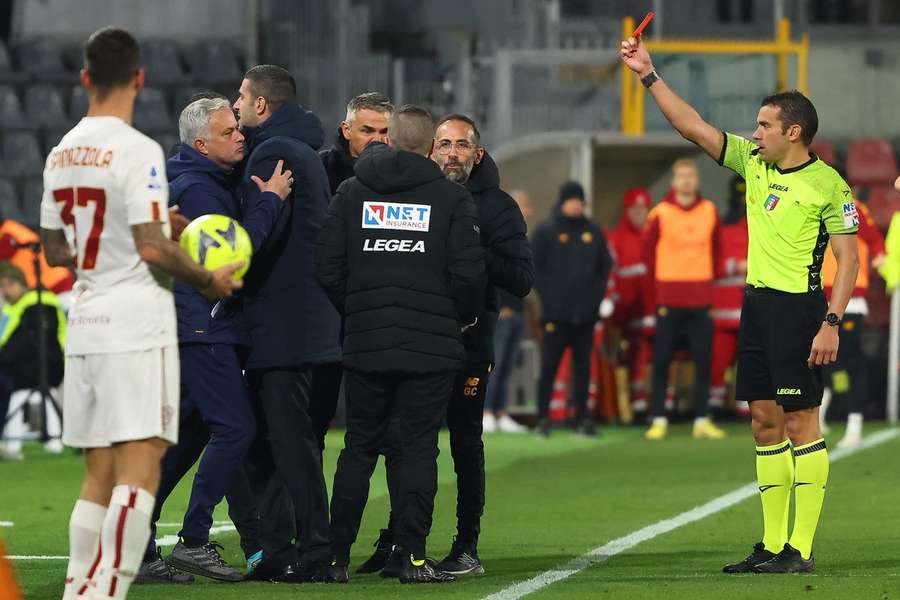 Il rosso a Mourinho di Cremonese-Roma