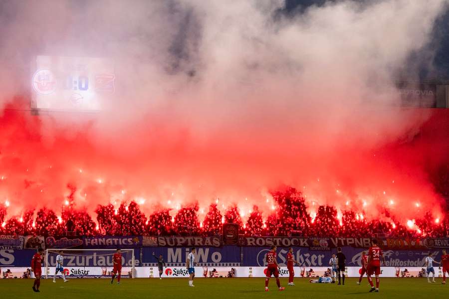 Hansa Rostock har store problemer med uroligheder blandt sine tilhængere.