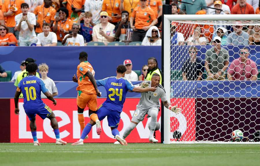 Ivory Coast's Nicolas Pepe scores their first goal Ivory Coast's Nicolas Pepe scores their first goal