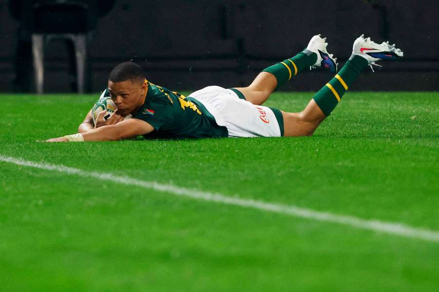 South Africa's Jaco Williams scores their fourth try South Africa's Jaco Williams scores their fourth try