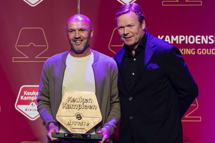 Dick Schreuder met de Rinus Michels Award