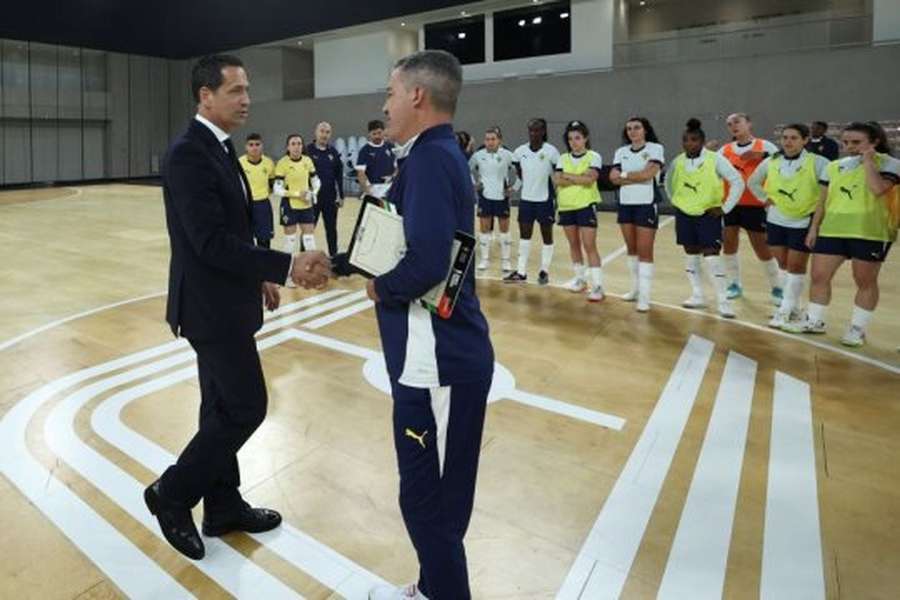 Pedro Proença com Luís Conceição, selecionador nacional feminino Pedro Proença com Luís Conceição, selecionador nacional feminino